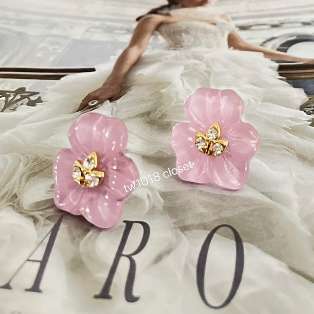Alexis Bittar Pansy Lucite Petite Post Earring - Picture 3 of 6